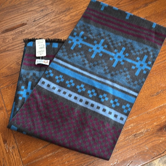 Light of Snow NWT Mulberry Silk Scarf Blue Gray Maroon Geometric Print Fringe - Picture 8 of 13